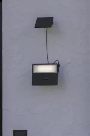 Uitverkoop Eglo - LED zonne-wandlamp met sensor LED/6,7W/3,7V 2400 mAh IP44 zwart