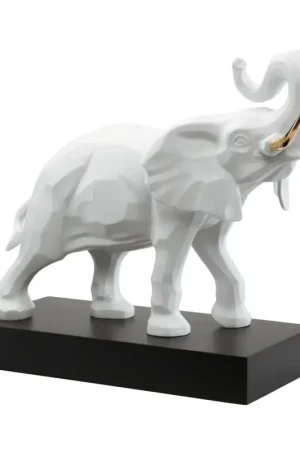 Populair Porseleinen figuur 'Majestic Elephant 3' van Goebel 43x57x25cm